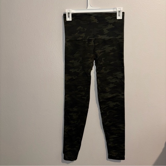 SPANX GREEN CAMO leggings Size L - Picture 3 of 4